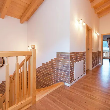 Wasserfall, Chalet